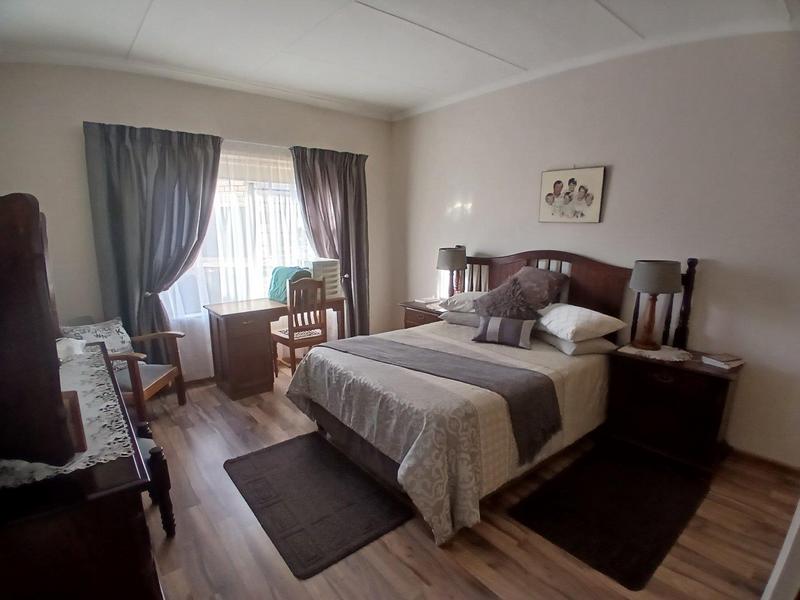 4 Bedroom Property for Sale in Fraaiuitsig Western Cape